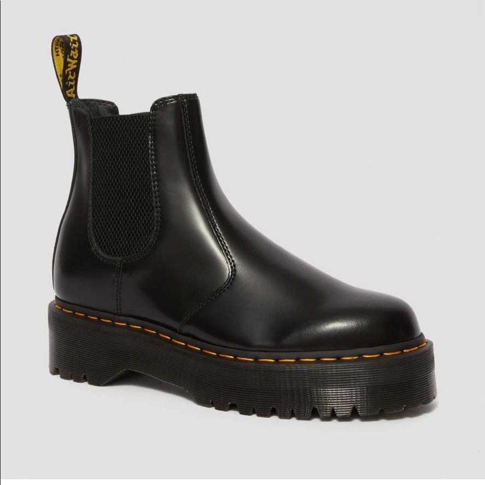 Dr. Martens 2976 Chelsea Boot Platform Sole